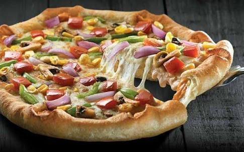 Vegetable Pizza with extra cheese
